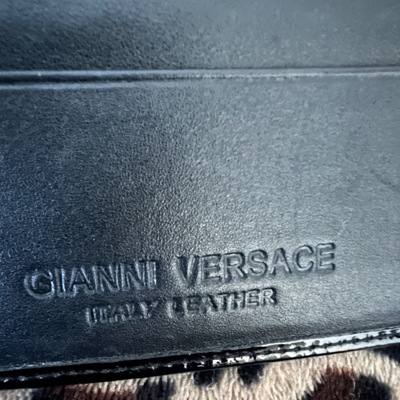 GIANNI VERSACE SIGNATURE CROC-EMBOSSED WALLET WITH GOLD MEDALLION - Picture 5 of 7